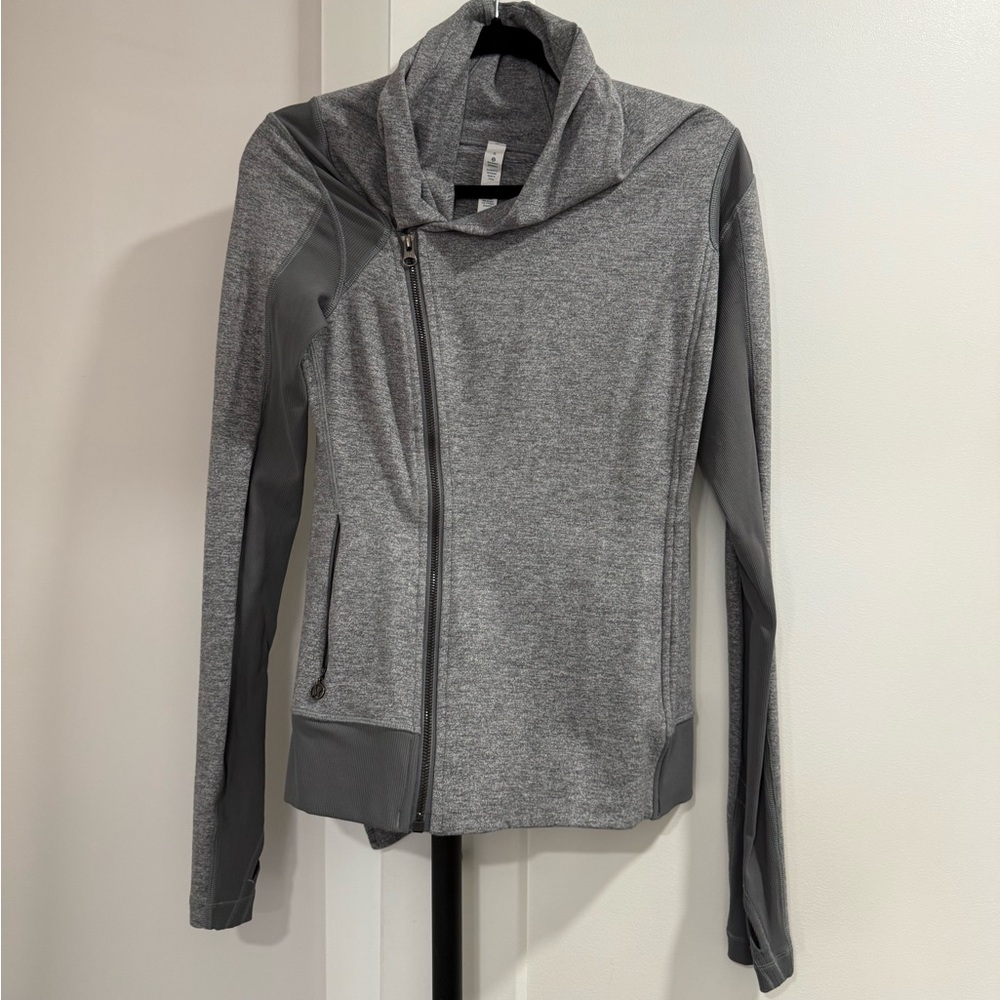 Lululemon Athletica Heather Gray Jacket size 6